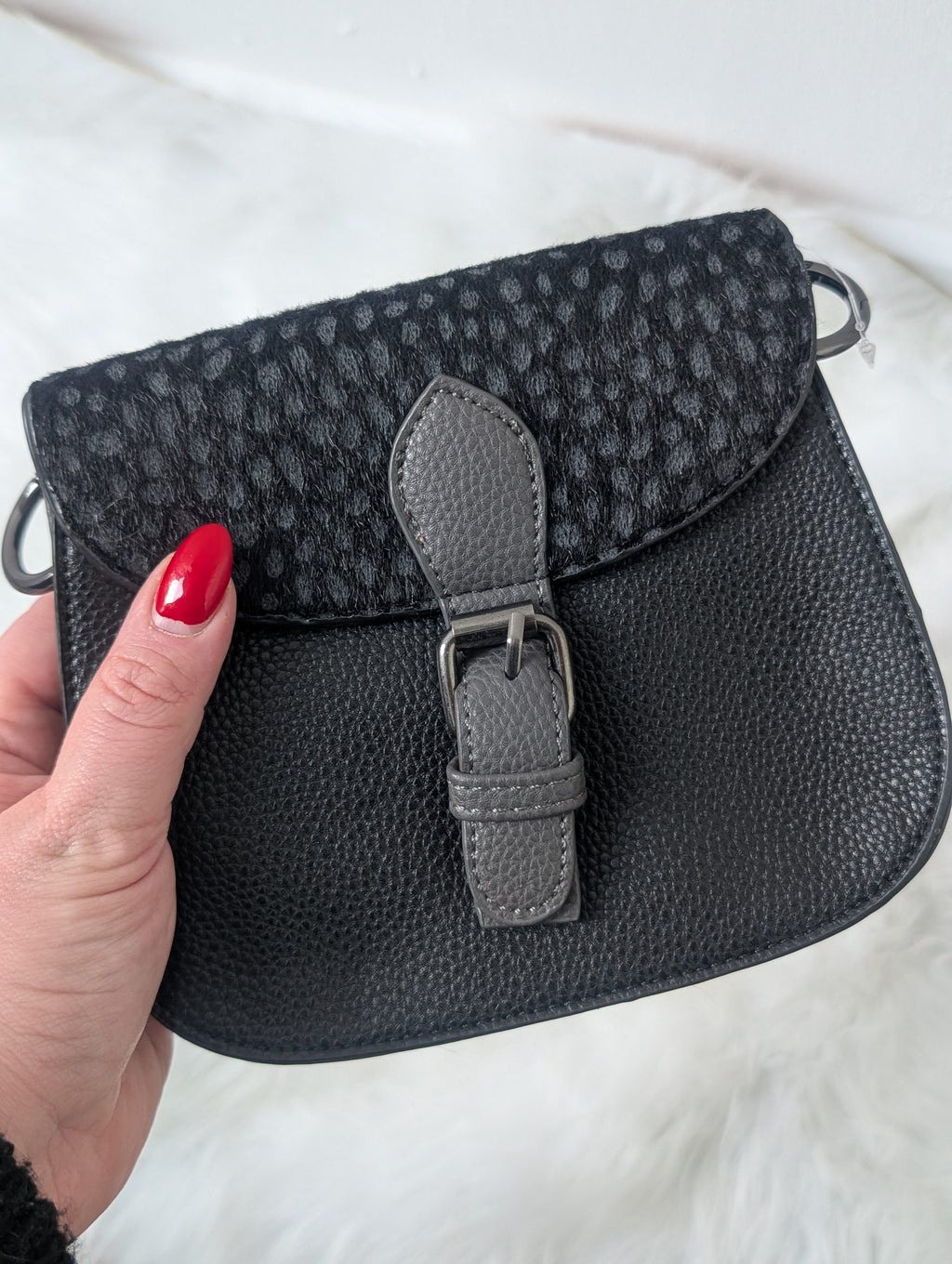 Stijlvolle Zwarte Crossbody Tas met Dierenprint Detail