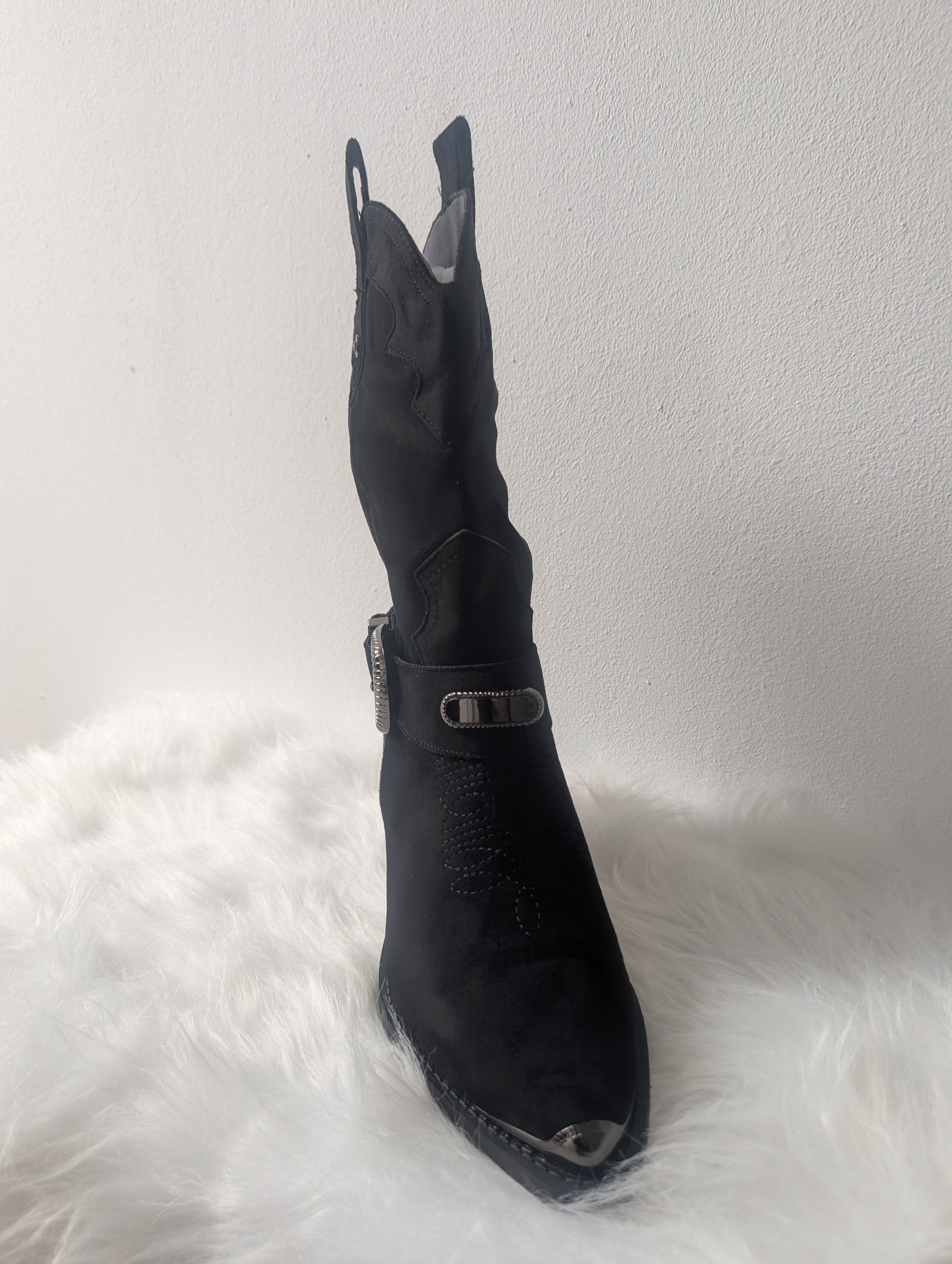 Zwarte Westernlaars met Silver Buckle – Tijdloos & Stoer