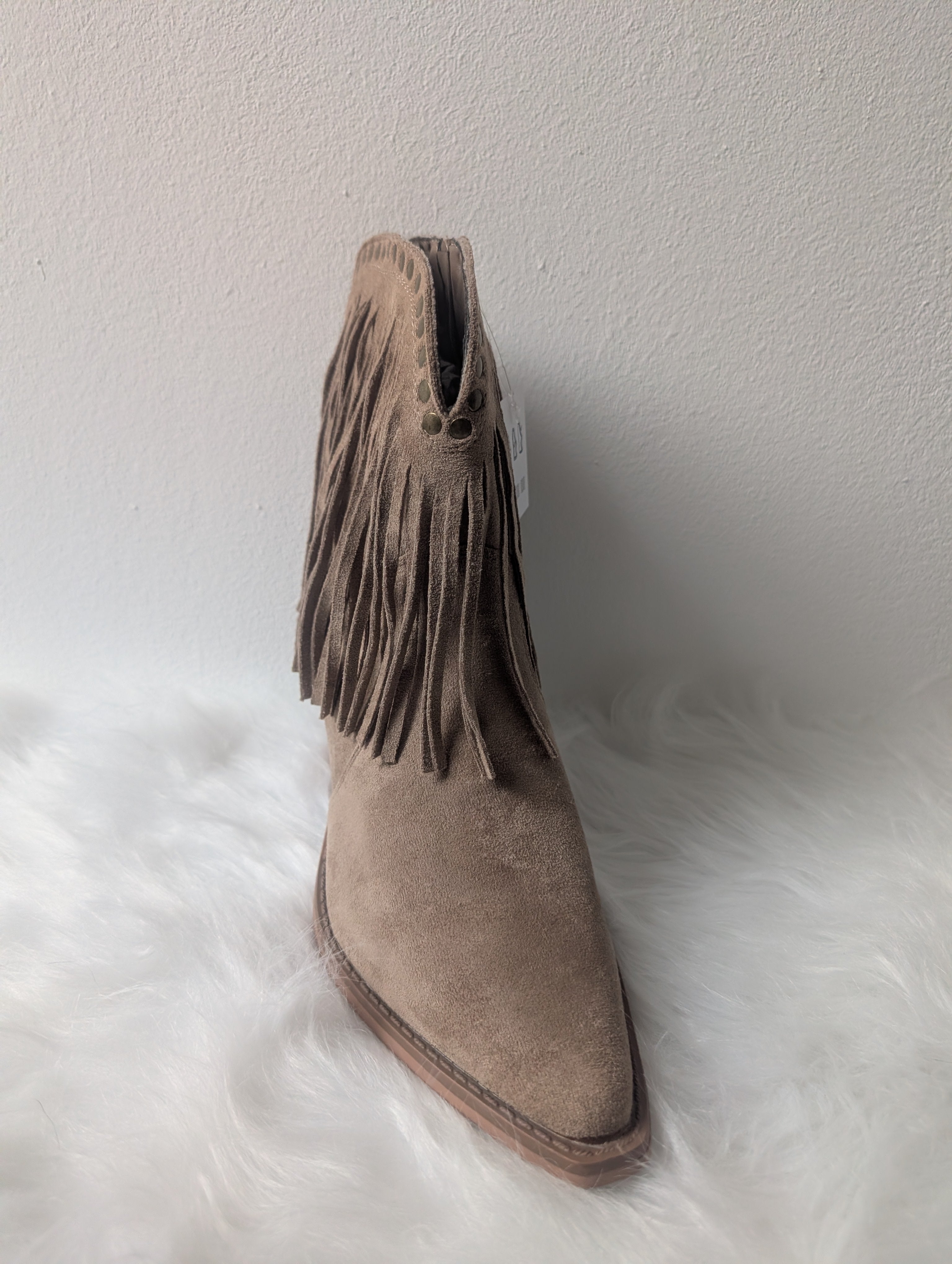 Suède Western Enkellaars met Fringe – Taupe