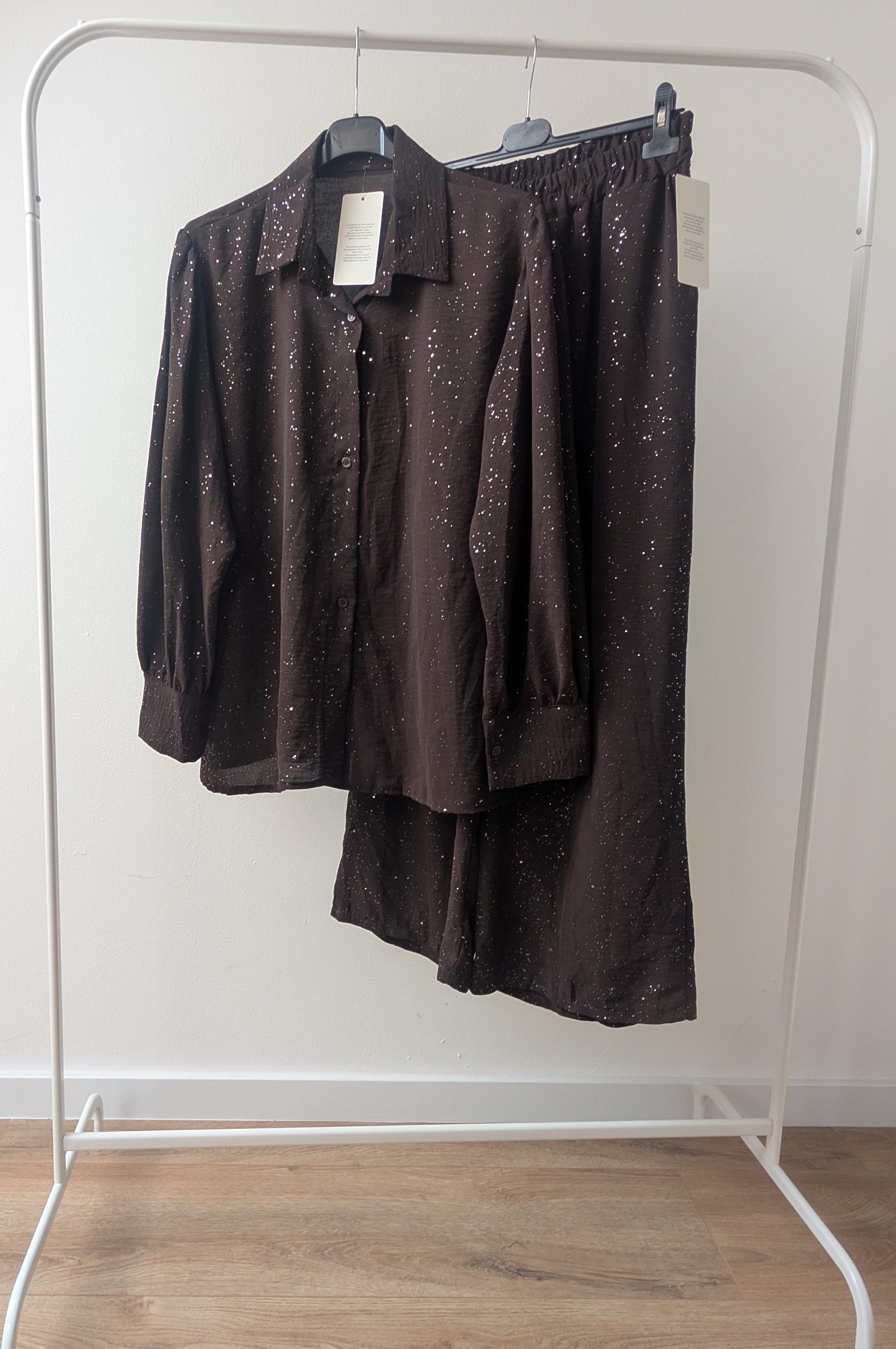 Bruine set – Warme, Tijdloze en Elegant