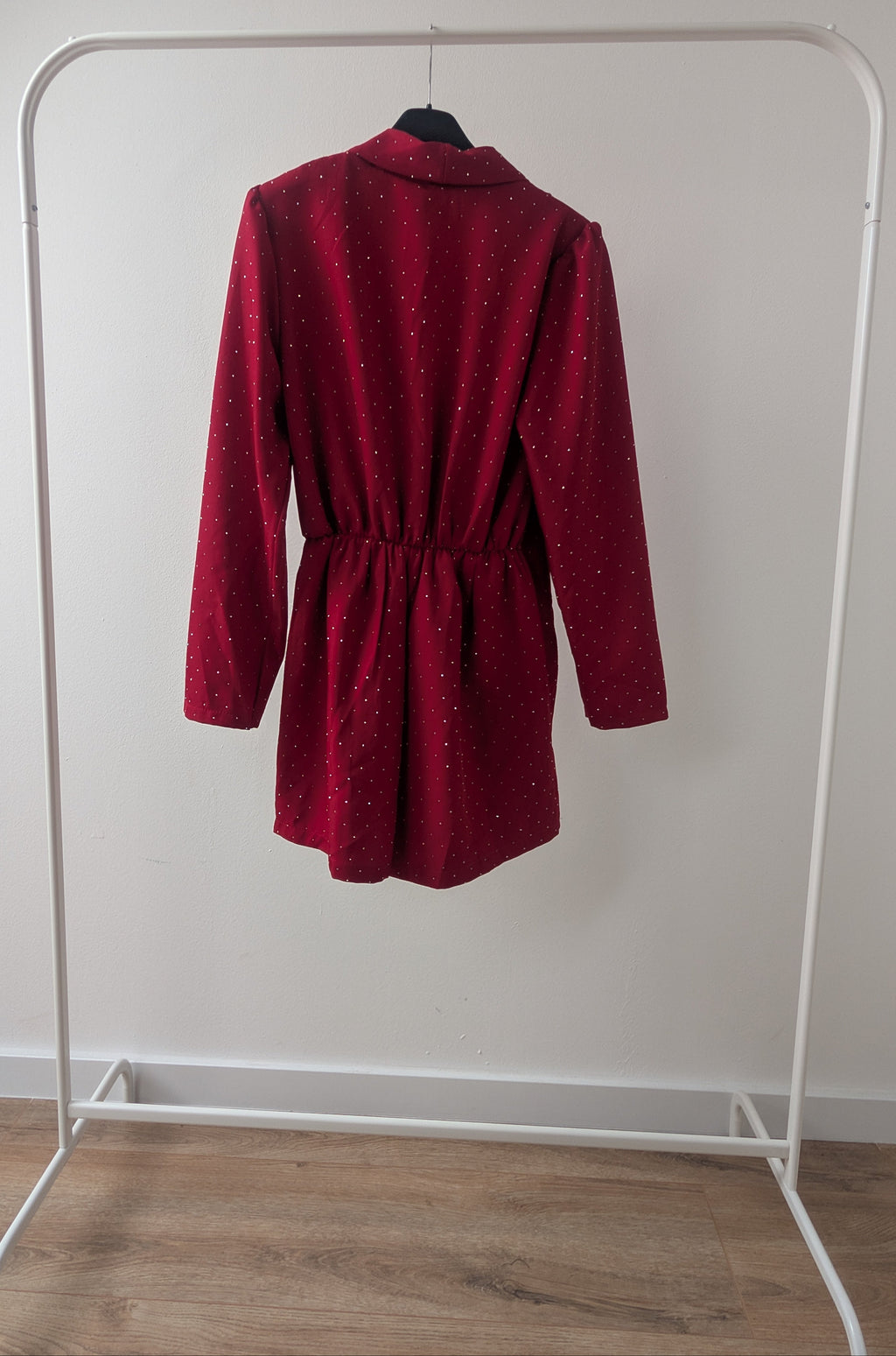 Rode Playsuit – Feestelijk, Vrouwelijk & Heerlijk Comfortabel