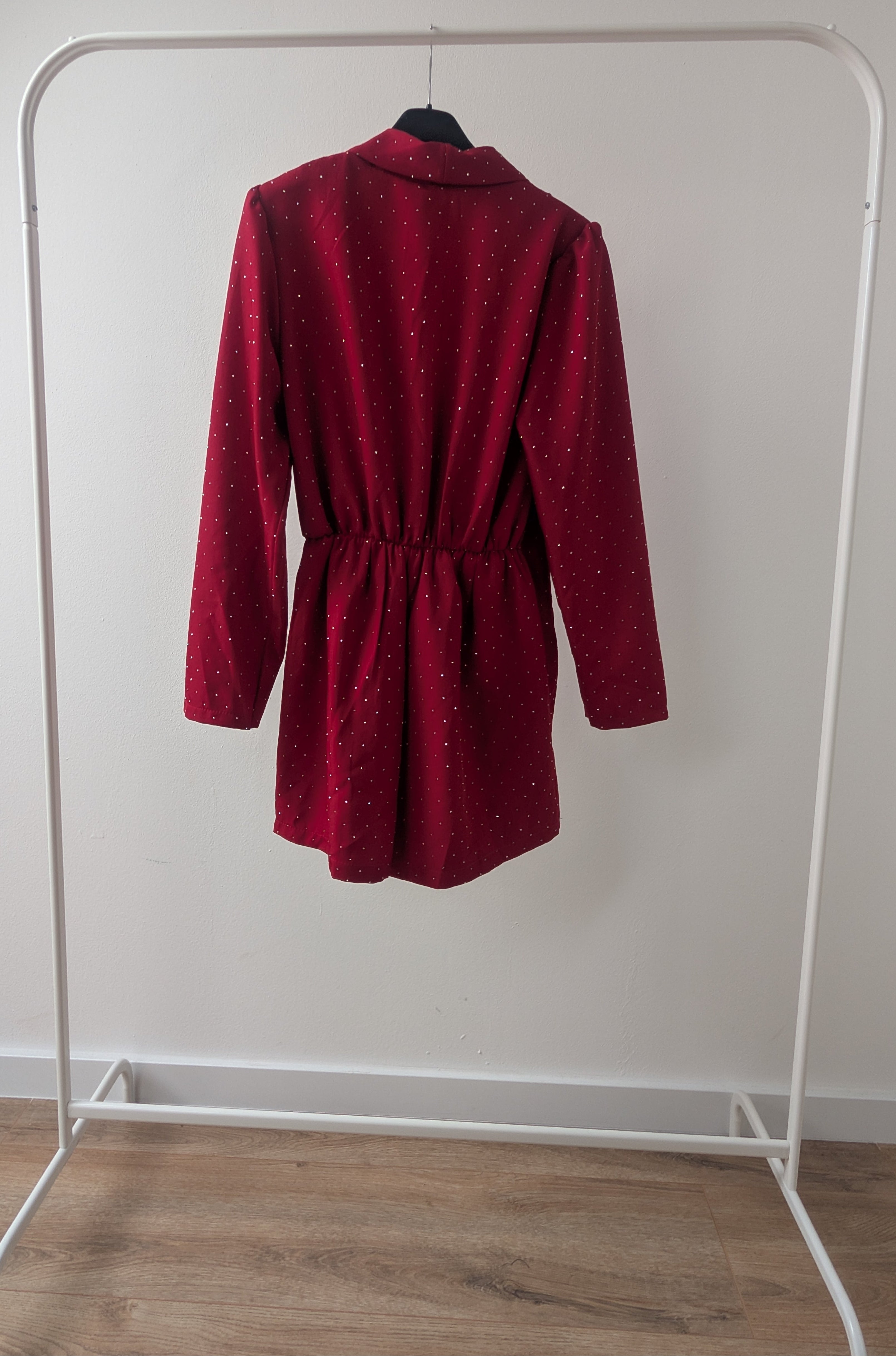 Rode Playsuit – Feestelijk, Vrouwelijk & Heerlijk Comfortabel